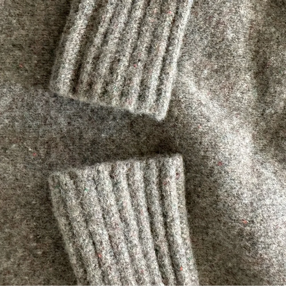 Cozy Gray Women's Sweater royal Robbins size Small 100% wool Sku001 - Picture 8 of 11
